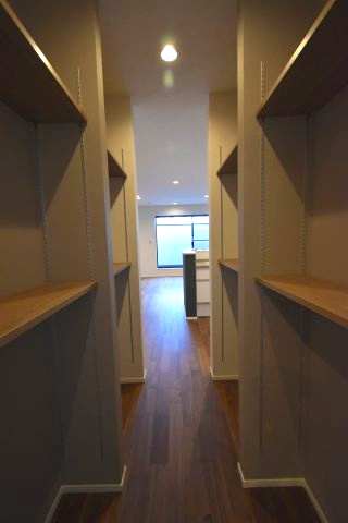 上馬5丁目・新築戸建の収納|パントリー