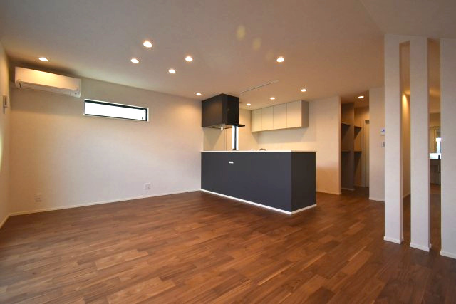 上馬5丁目・新築戸建の居間・リビング