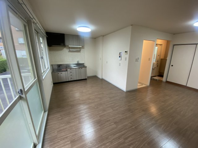 メゾンドール1の居間・リビング