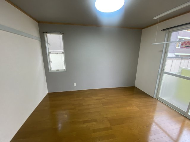 メゾンドール1の洋室