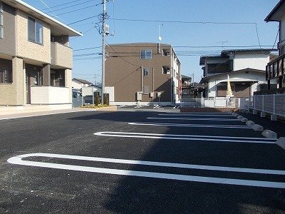 【駐車場】 | ワールドプレイスＢ | 駐車場完備です