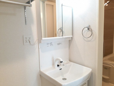 【洗面所】 | コスモハイツ・Ⅰ | 使いやすい洗面所です