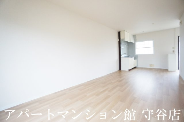 栗ハイツの居間・リビング|類似です