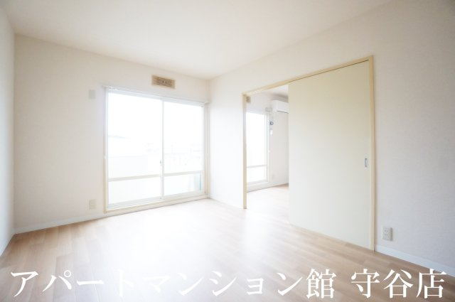 栗ハイツの寝室|類似です