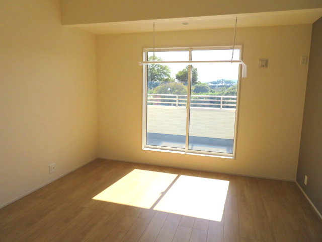 高崎市下佐野町（全３棟）２号棟の洋室