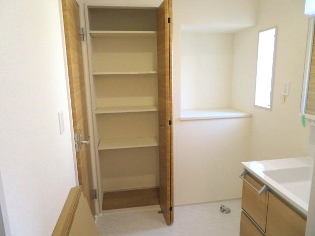 高崎市下佐野町（全３棟）２号棟の独立洗面台