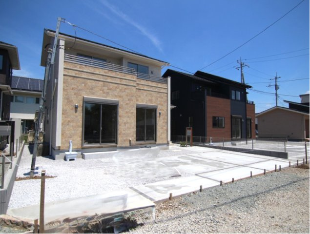 高崎市下佐野町（全３棟）２号棟の外観