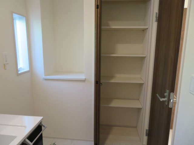 高崎市下佐野町（全３棟）3号棟の収納