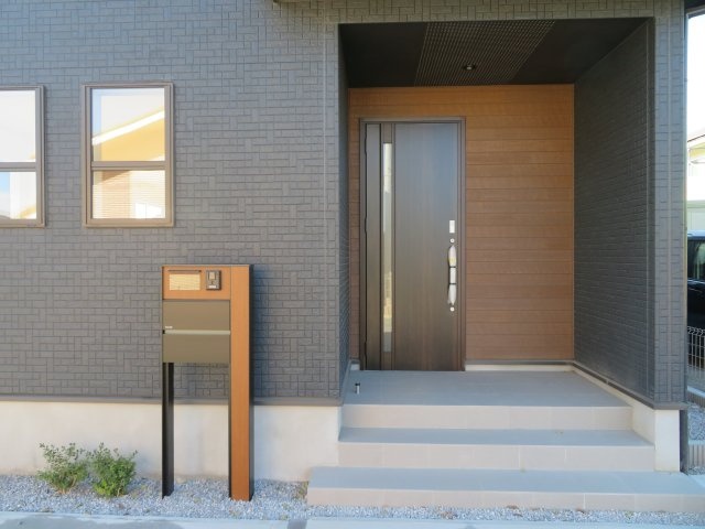 高崎市下佐野町（全３棟）3号棟の玄関