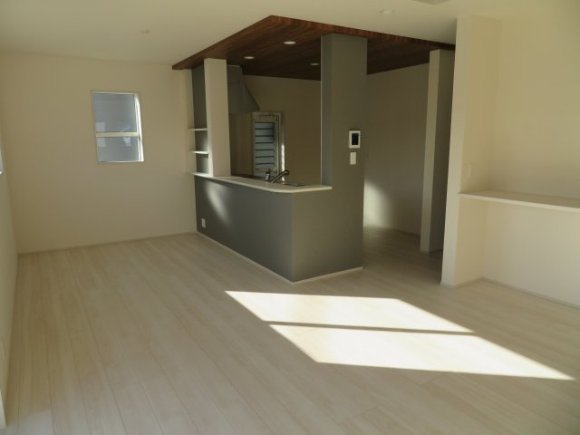 高崎市下佐野町（全３棟）3号棟の居間・リビング