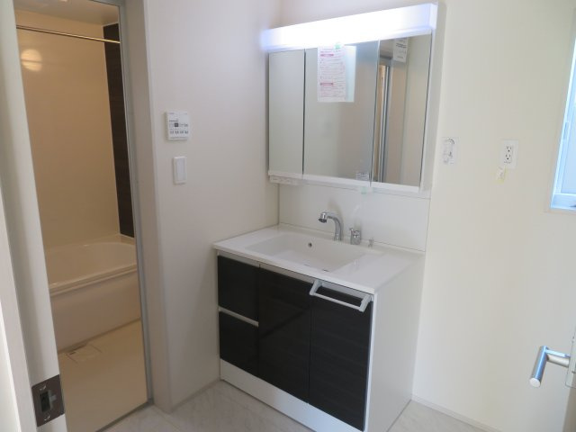 高崎市下佐野町（全３棟）3号棟の独立洗面台