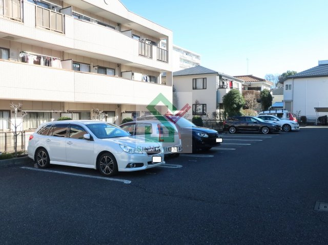 シィルクラールアイビーの駐車場