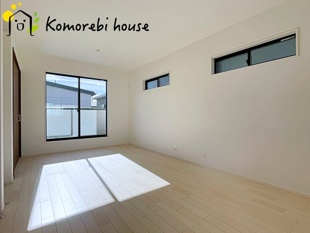 大宮指扇South side　新築一戸建て　グリーンガーデン　Iの寝室|広くて明るい寝室