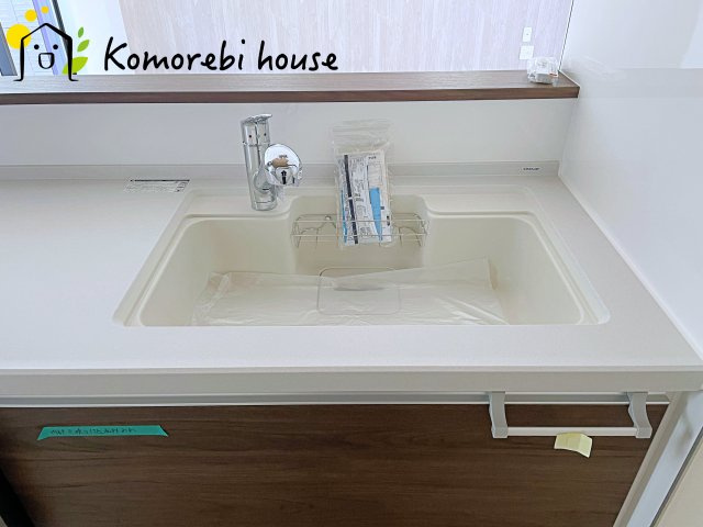 大宮指扇South side　新築一戸建て　グリーンガーデン　Iのキッチン|コンパクトなキッチンで掃除もラクラク