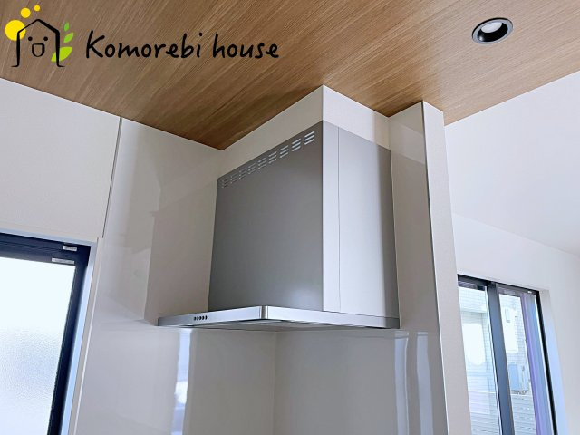 大宮指扇South side　新築一戸建て　グリーンガーデン　Iのキッチン|コンパクトなキッチンで掃除もラクラク