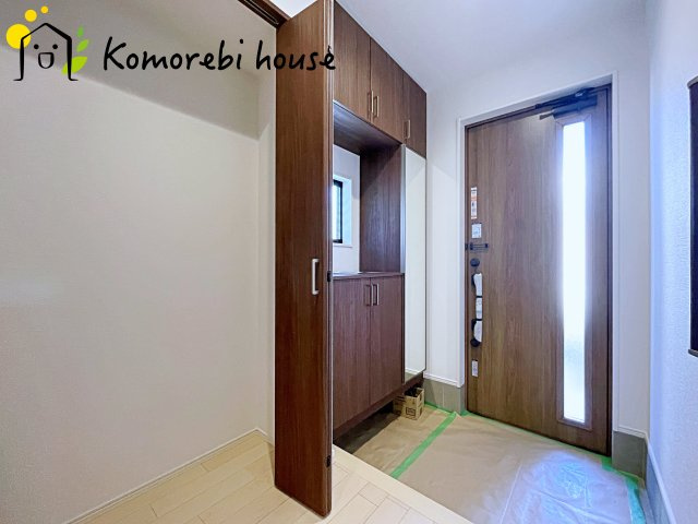 大宮指扇South side　新築一戸建て　グリーンガーデン　Iの玄関|玄関です