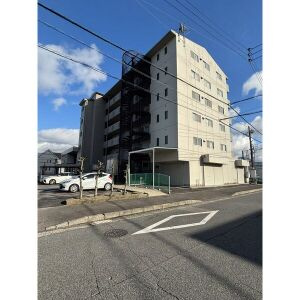 ソレイユ朝宮の駐車場