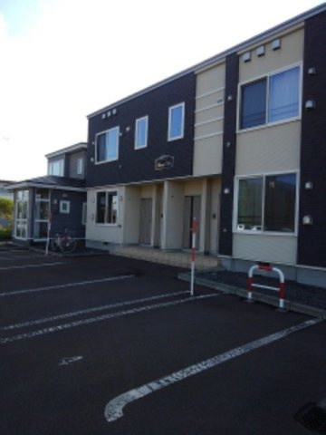 サンライズ　ヴィラの駐車場