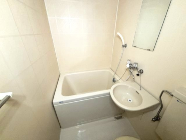 グリーン岡本の浴室