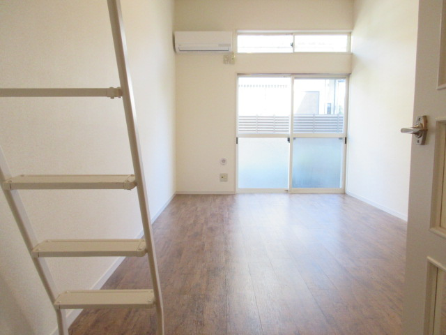 アップルハウス青山の居間・リビング