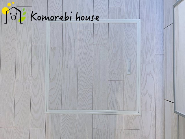 大宮指扇South side　新築一戸建て　グリーンガーデン　Jの内装|普段はしまっておきたい非常食や季節家電を、足元にすっきり収納。生活動線を邪魔せず、いざという時サッと取り出せる頼れる床下収納です。
