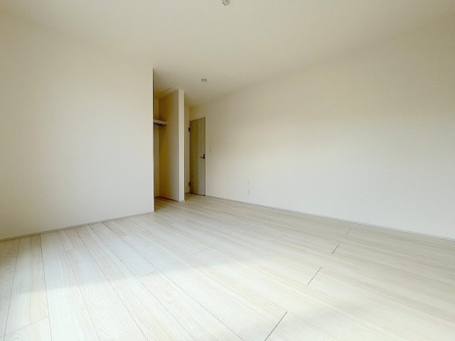 吉川市保　新築戸建　全2棟　2号棟の洋室|WICが付いた洋室9帖・主寝室としていかがでしょう