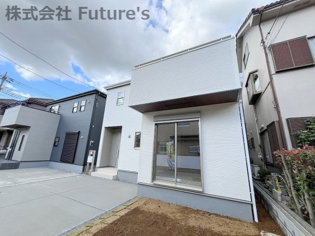 吉川市保　新築戸建　全2棟　2号棟の駐車場|カースペース並列2台可能