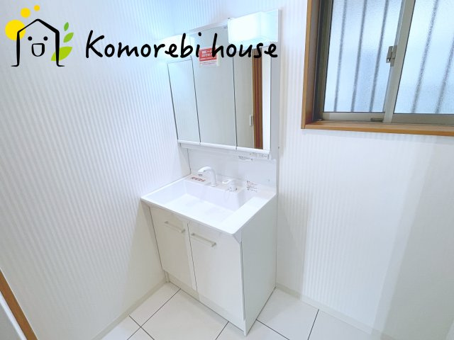 さいたま市見沼区深作2丁目　中古一戸建ての独立洗面台|1/10　撮影済み