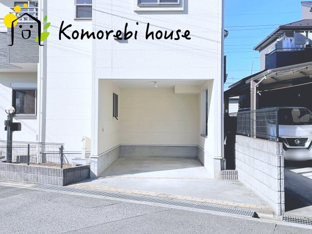 さいたま市見沼区深作2丁目　中古一戸建ての駐車場|1/10　撮影済み