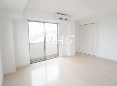 【居間・リビング】 | ソレイユ津田沼 | 洋室のお部屋です。