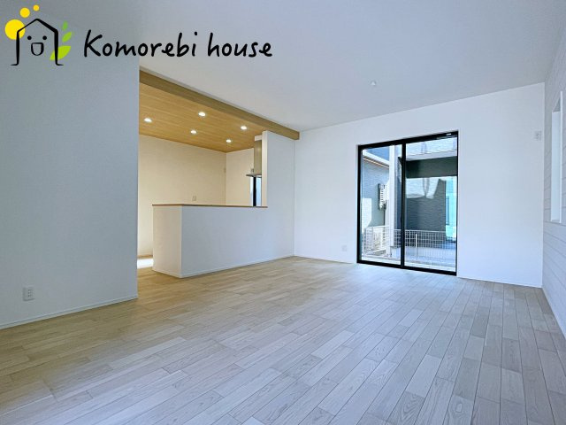 大宮指扇South side　新築一戸建て　グリーンガーデン　Lの居間・リビング|ゆったりとしたリビングです