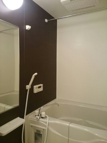 ホームツリーＣの浴室