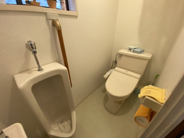 豊中市永楽荘三丁目戸建のトイレ|トイレは男性用もあります！