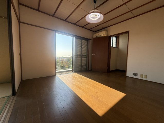 豊中市永楽荘三丁目戸建の洋室|2階南側洋室！