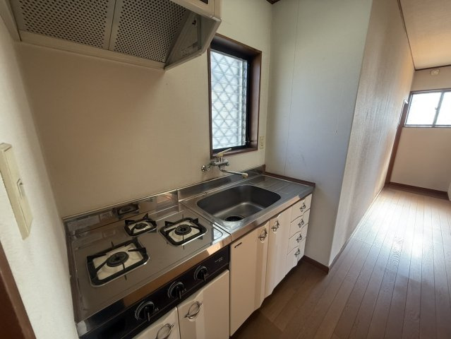 豊中市永楽荘三丁目戸建のキッチン|2階にもキッチンがあります！2世帯住宅仕様！