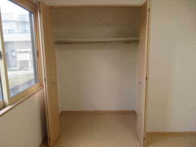 【収納】 | リバーヴィレッジ | 洋室1・収納