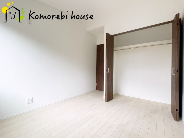大宮指扇South side　新築一戸建て　グリーンガーデン　Mの収納|収納付きでゆとりのある空間。寝室としても使え、衣類やおもちゃもスッキリ片付く快適な部屋。