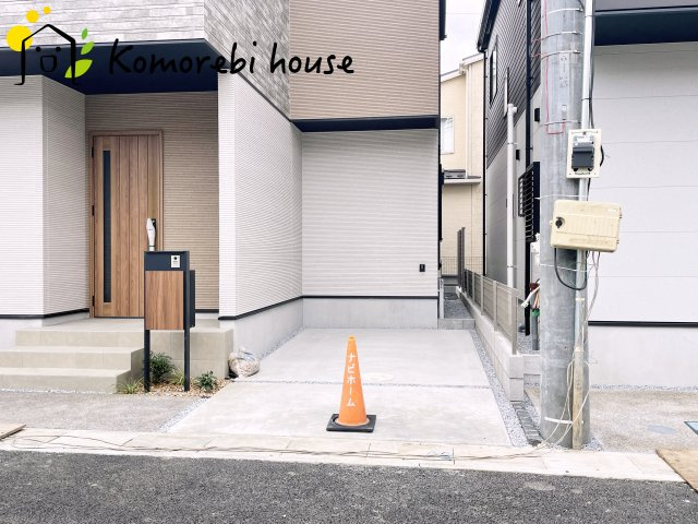 大宮指扇South side　新築一戸建て　グリーンガーデン　Mの駐車場|車1台がしっかり収まる駐車スペース付き。荷物の積み下ろしもスムーズで日常のストレスを軽減します。