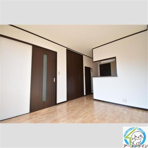 メゾンクレストの居間・リビング|パース写真