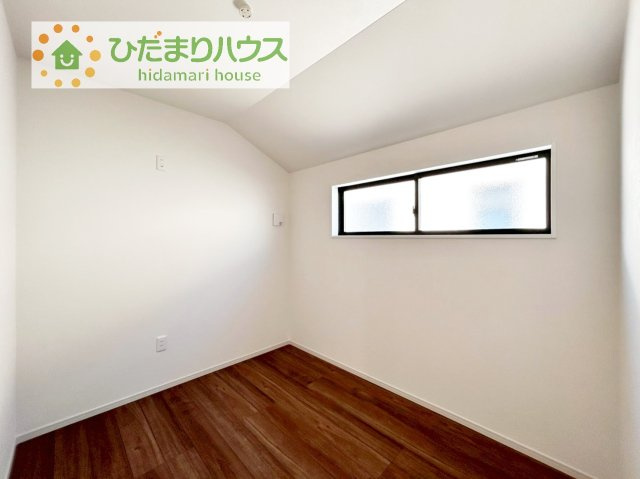 【洋室】 | 我孫子市湖北台10期　新築戸建　2号棟 | 机にベットを置けば子供部屋の完成です！