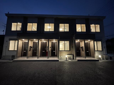 【外観】 | メゾン岩﨑 | 外観写真（夜）