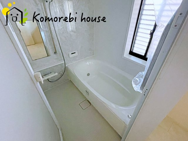 大宮指扇South side　新築一戸建て　グリーンガーデン　Nの浴室|暖房・乾燥・換気が一体になった多機能浴室で、一年を通して快適に使えるのが魅力。冬は暖房であたたかく、雨の日は乾燥が洗濯物をしっかり乾かしてくれます。