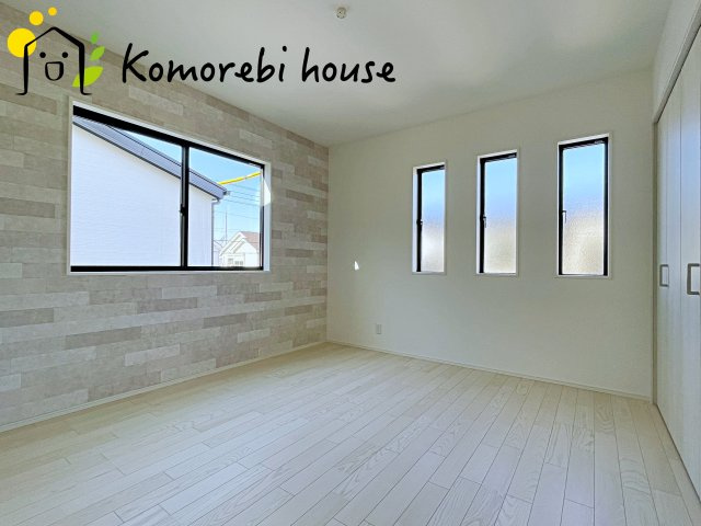 大宮指扇South side　新築一戸建て　グリーンガーデン　Nの洋室|明るい光が差し込む洋室は、寝室・子ども部屋・ワークスペースなど多用途に使える自由度の高い空間。家具の配置もしやすく、暮らしに合わせて柔軟に活用できます。