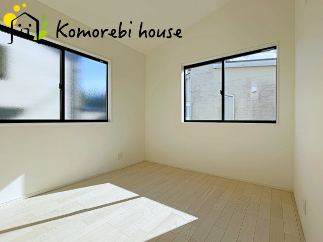 大宮指扇South side　新築一戸建て　グリーンガーデン　Nの子供部屋|自然光が心地よく入る子ども部屋は、学習・遊び・睡眠をしっかり支える快適環境。シンプル設計でレイアウトも変えやすく、成長に合わせて長く使える利便性の高い一室です。