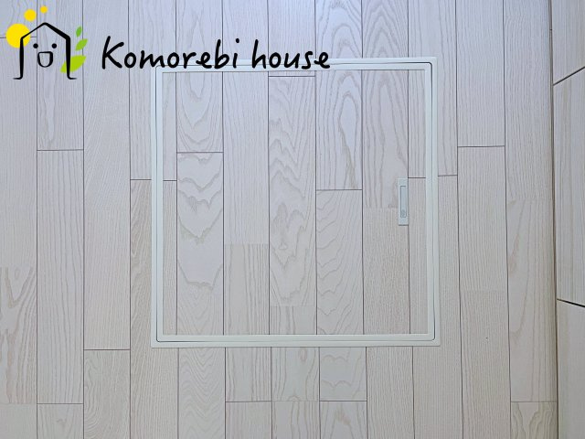 大宮指扇South side　新築一戸建て　グリーンガーデン　Nの内装|普段はしまっておきたい非常食や季節家電を、足元にすっきり収納。生活動線を邪魔せず、いざという時サッと取り出せる頼れる床下収納です。