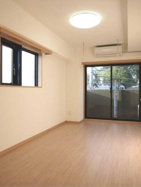 ルーブル桜新町　分譲賃貸　角部屋　オートロックの居間・リビング