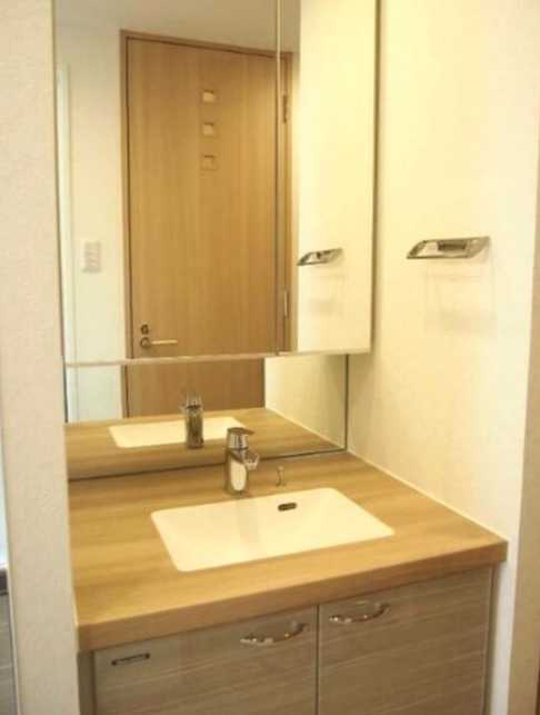 ルーブル桜新町　分譲賃貸　角部屋　オートロックの洗面所