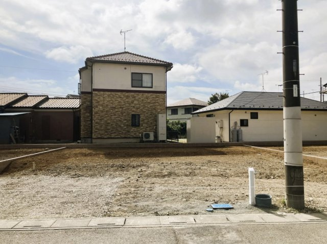 【前面道路含む現地写真】 | 行田市棚田町3丁目　新築戸建　全3棟　2号棟