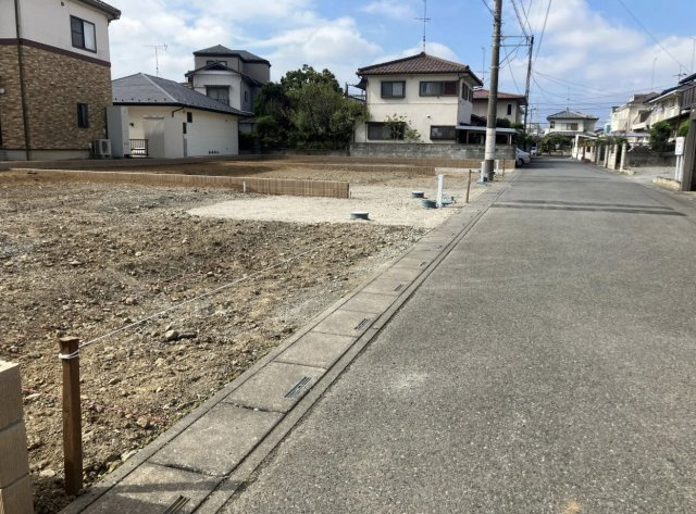 【前面道路含む現地写真】 | 行田市棚田町3丁目　新築戸建　全3棟　2号棟