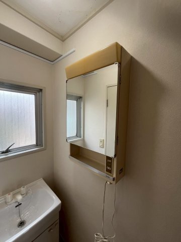 山田ビルの居間・リビング